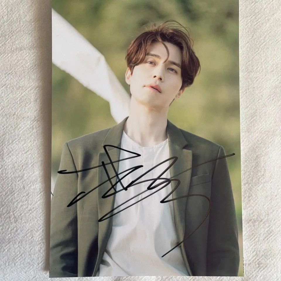 Korean Idol Lee Dong Wook Maga - Korean Lifestyle Magazine avaliação e preço