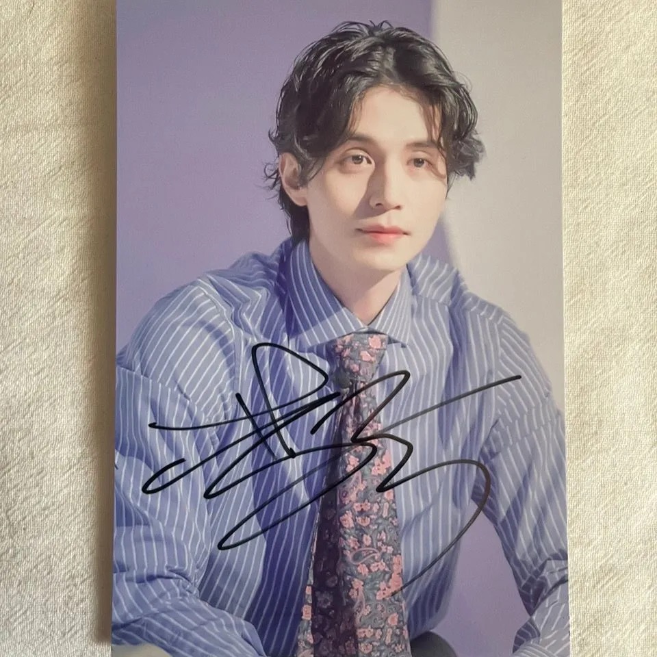 Korean Idol Lee Dong Wook Maga - Korean Lifestyle Magazine avaliação e preço
